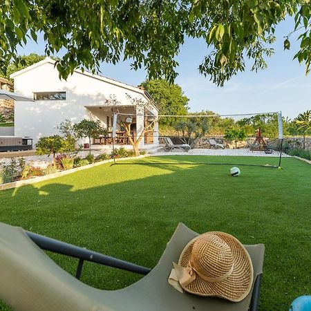 Holiday Home - Villa Thorak Anić Dış mekan fotoğraf