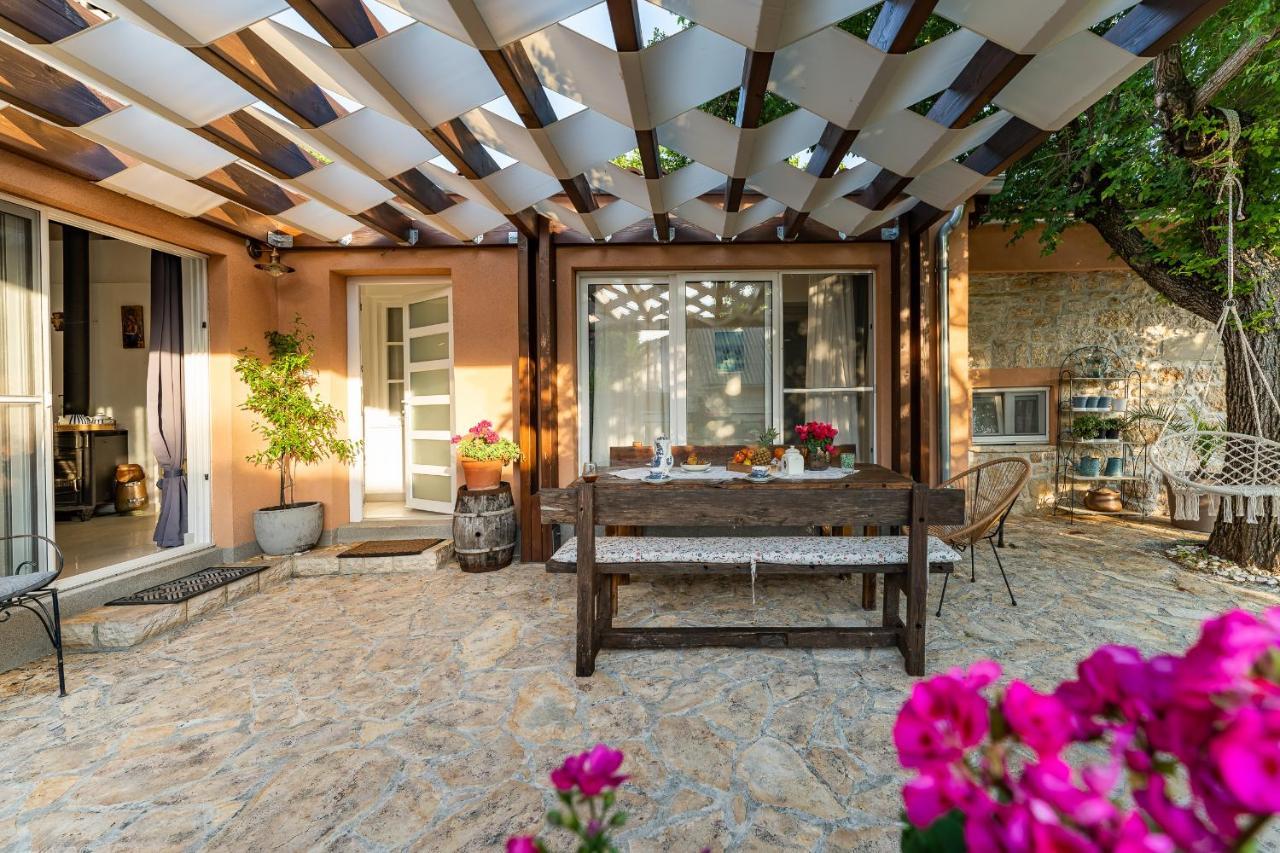 Holiday Home - Villa Thorak Anić Dış mekan fotoğraf