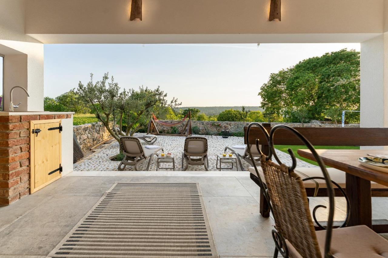 Holiday Home - Villa Thorak Anić Dış mekan fotoğraf