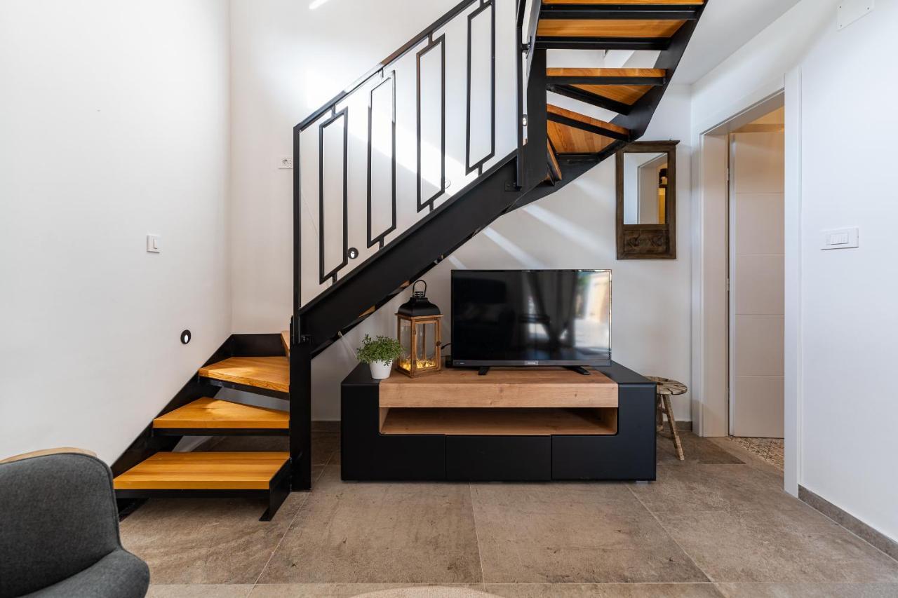 Holiday Home - Villa Thorak Anić Dış mekan fotoğraf