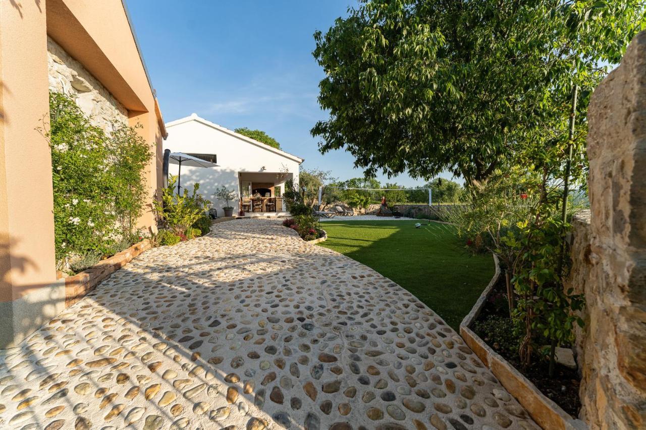 Holiday Home - Villa Thorak Anić Dış mekan fotoğraf
