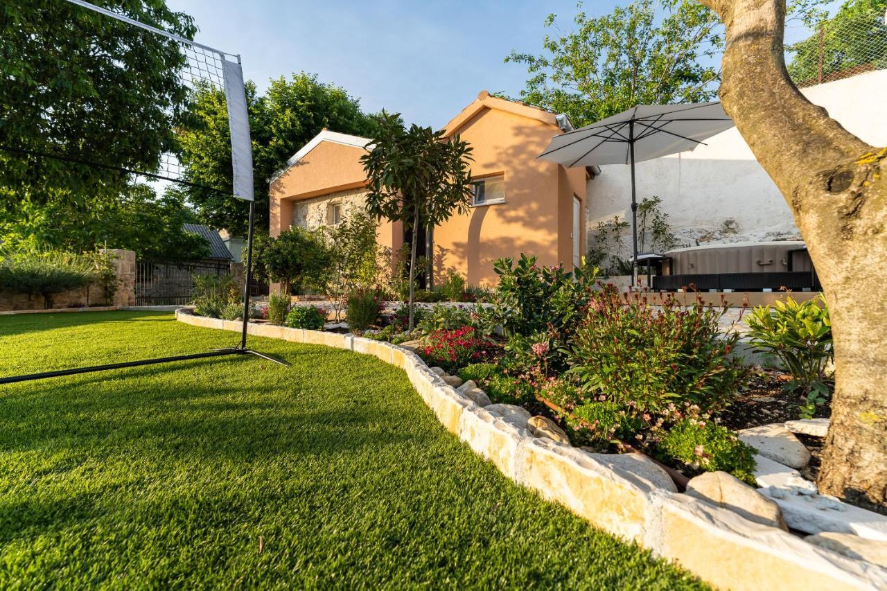 Holiday Home - Villa Thorak Anić Dış mekan fotoğraf