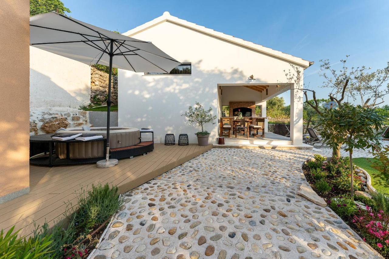 Holiday Home - Villa Thorak Anić Dış mekan fotoğraf