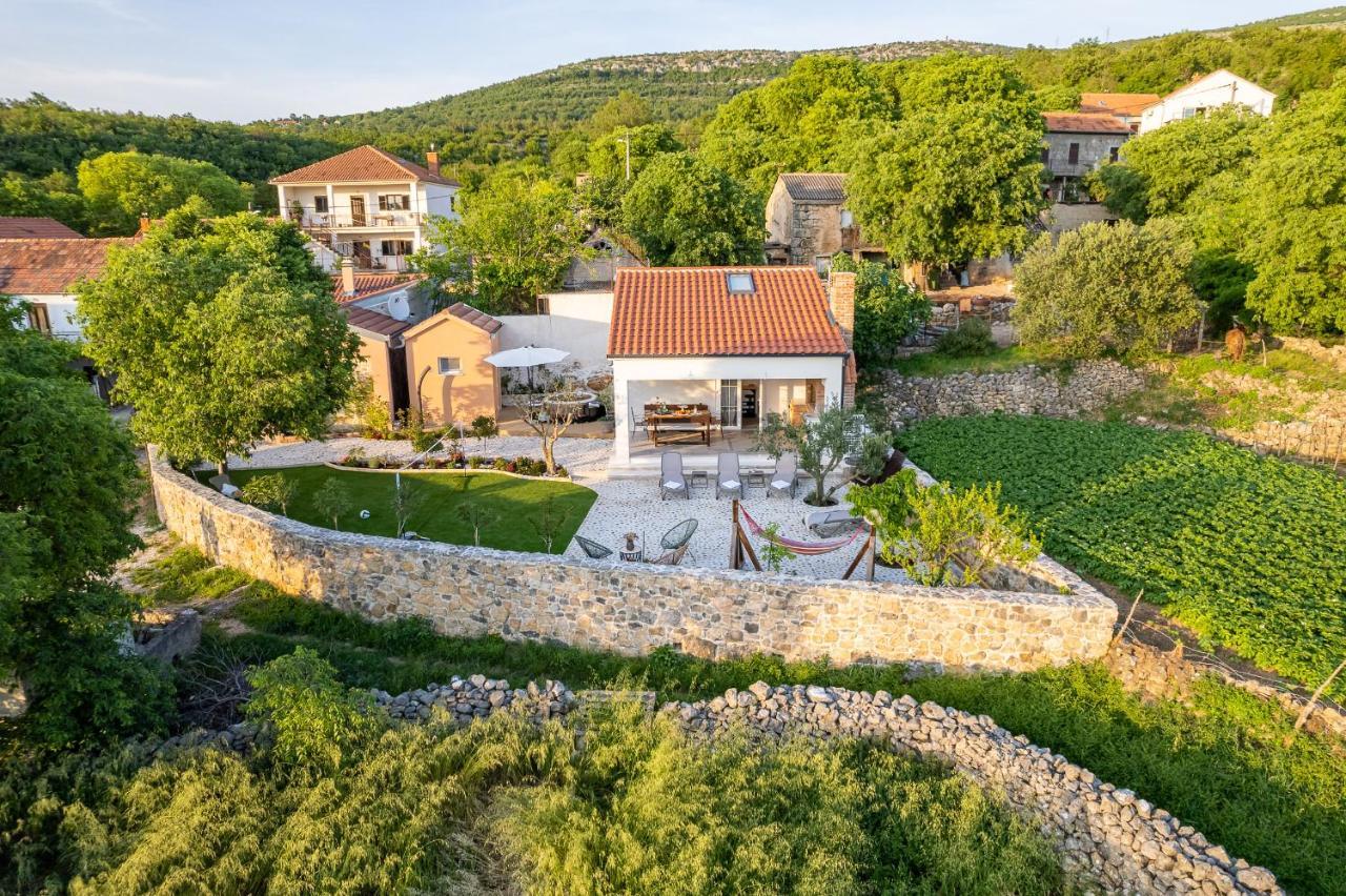 Holiday Home - Villa Thorak Anić Dış mekan fotoğraf