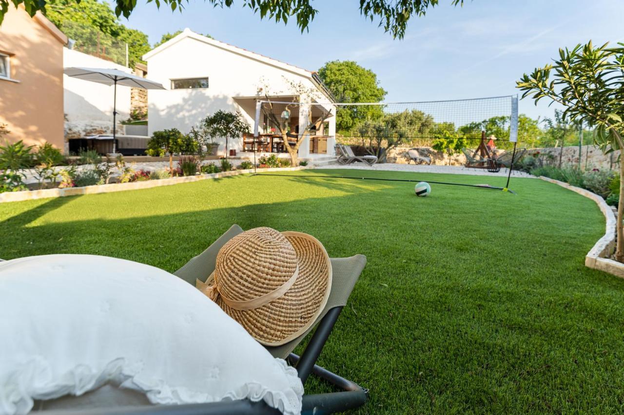 Holiday Home - Villa Thorak Anić Dış mekan fotoğraf