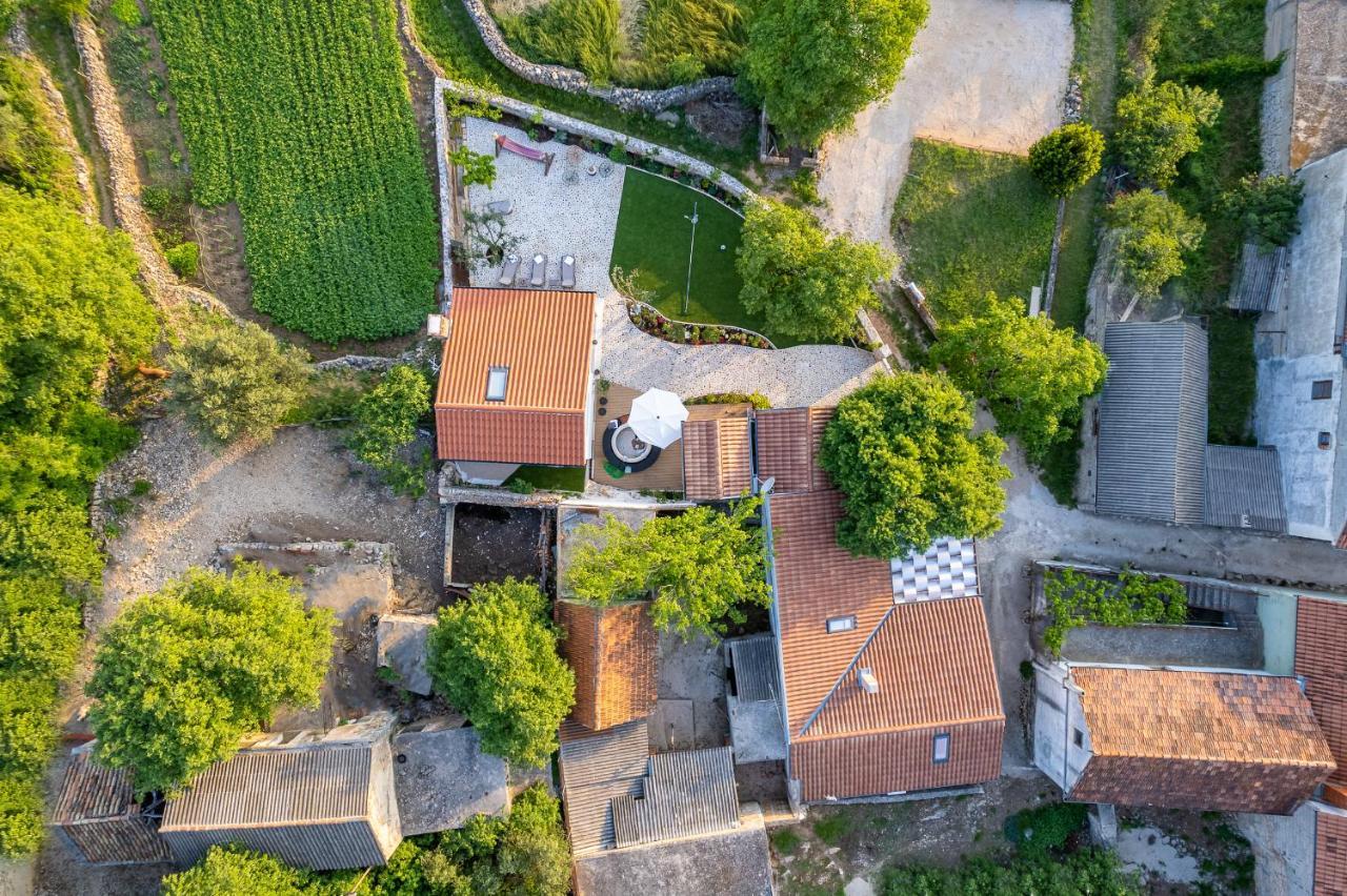Holiday Home - Villa Thorak Anić Dış mekan fotoğraf