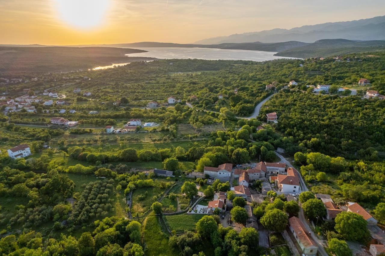Holiday Home - Villa Thorak Anić Dış mekan fotoğraf