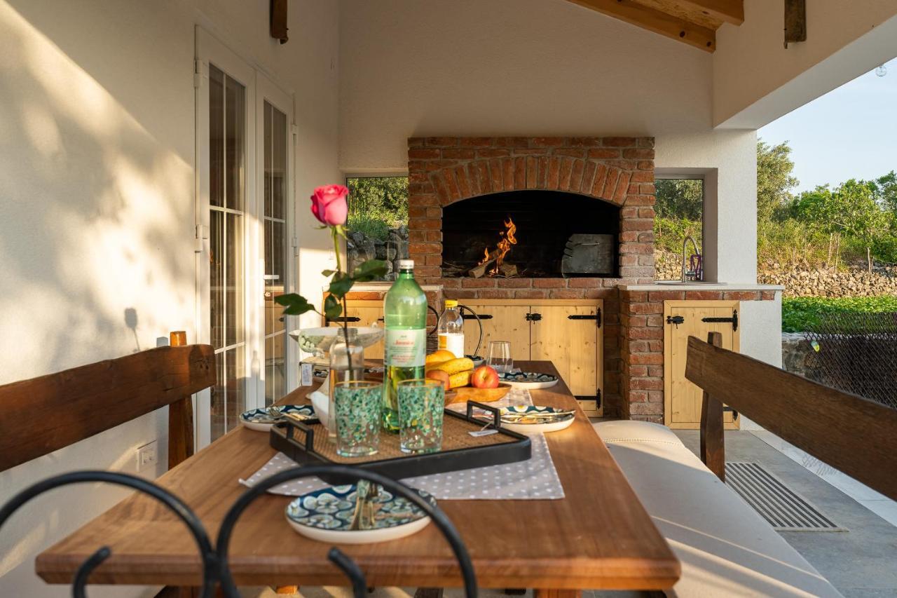 Holiday Home - Villa Thorak Anić Dış mekan fotoğraf