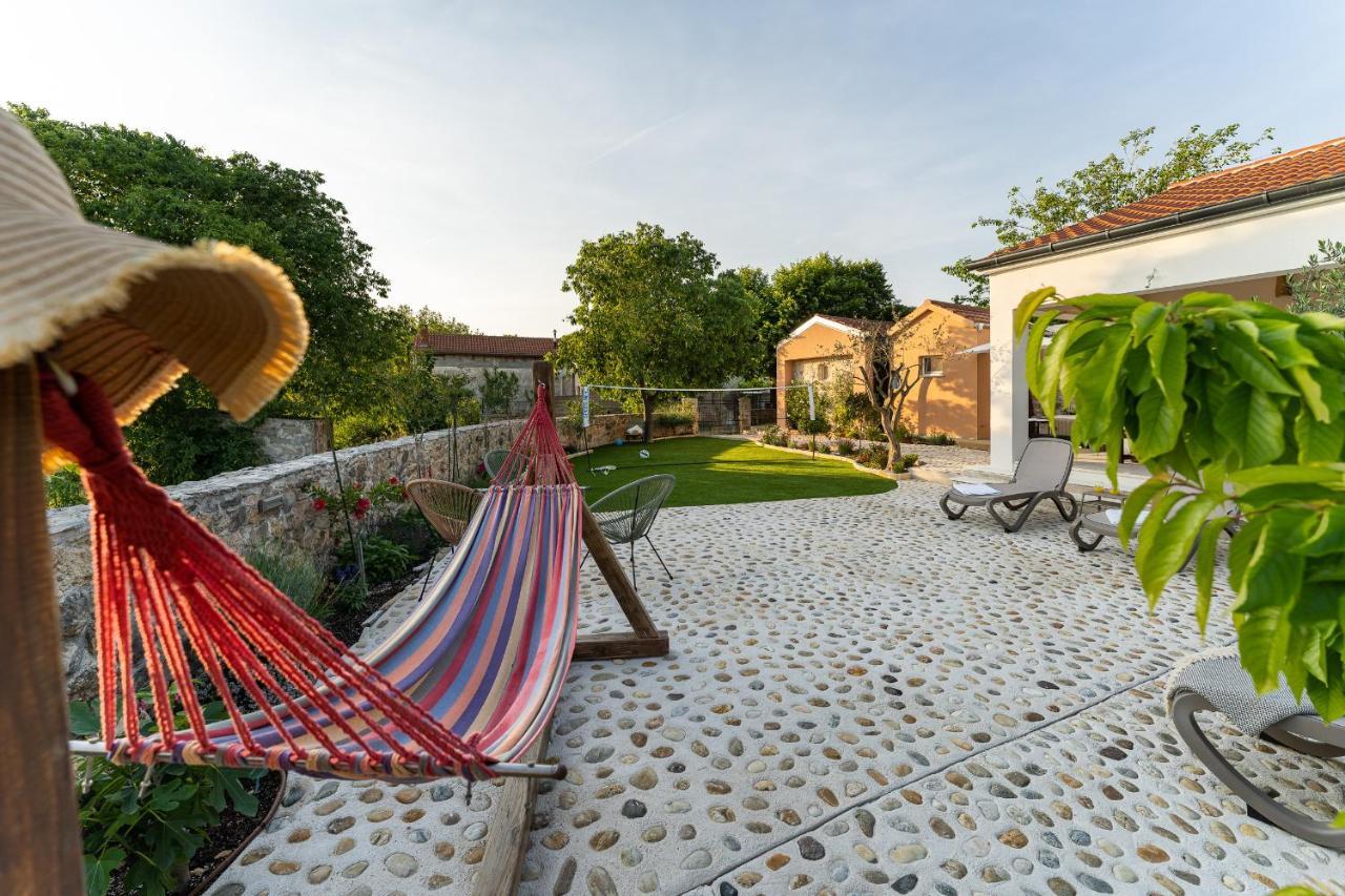 Holiday Home - Villa Thorak Anić Dış mekan fotoğraf